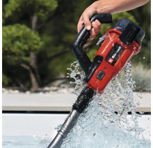 Einhand-Poolreiniger im Einsatz mit Einhell Logo.