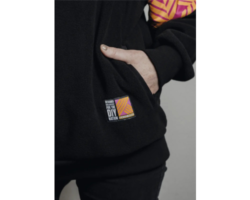 Schwarzer Fleece-Hoodie mit aufgesetztem Hornbach DIY Nation-Logo