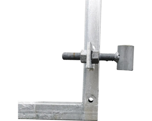 Detail einer Metallkonstruktion mit Schraube und Mutter