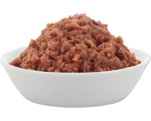 Hundenassfutter in einer weißen Schale