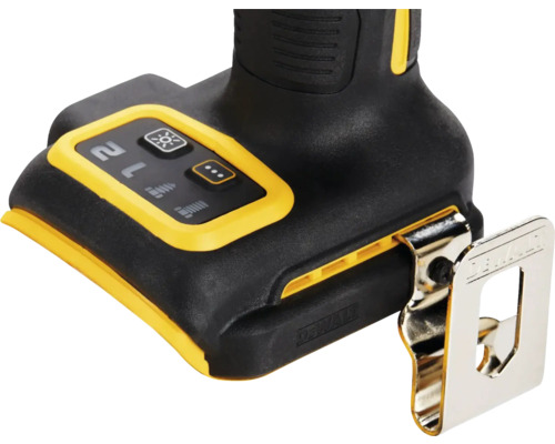 Detailansicht eines Akku-Bohrers mit Lampe, Geschwindigkeitsregler und Gürtelclip