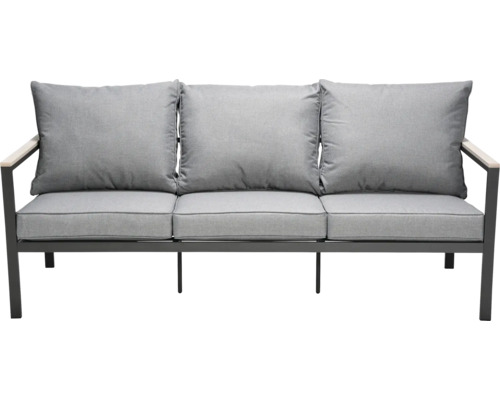 Graues Gartensofa mit drei Sitzen und Kissen