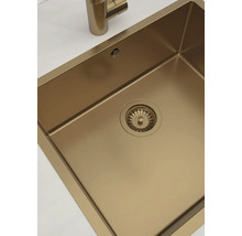 Spüle aus Edelstahl mit Abfluss und Wasserhahn