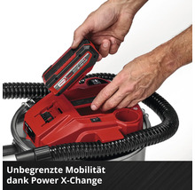 Akkusauger mit Power X-Change Akku wird eingesetzt