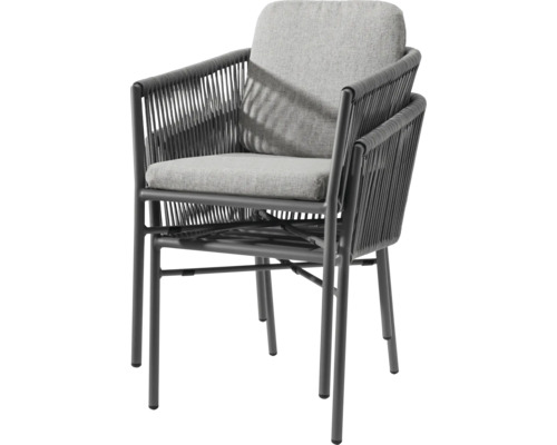 Gartensessel mit Armlehnen und grauen Polstern