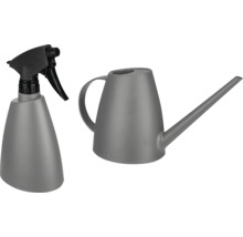 Sprühflasche und Gießkanne aus Kunststoff