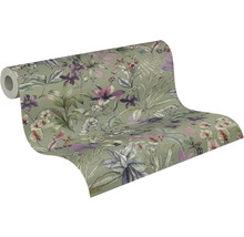 Tapetenrolle mit botanischem Muster aus Blumen, Blättern und Schmetterlingen.
