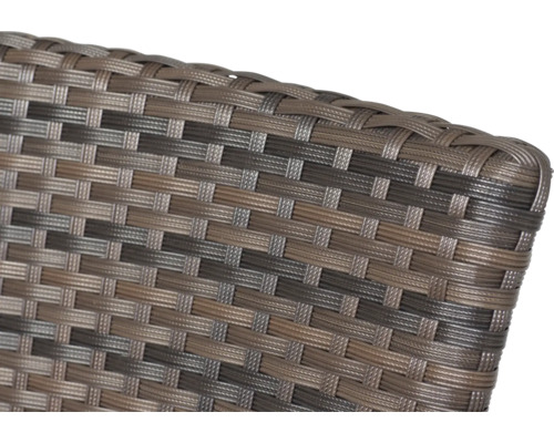 Detailaufnahme eines Polyrattangeflechts für Gartenmöbel.