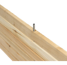 Holzbalken mit Metalleinsatz
