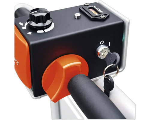 Detailansicht einer Steuereinheit mit Drehknopf, Not-Aus-Schalter und Zündschloss