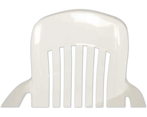 Weiße Rückenlehne eines Gartenstuhls aus Kunststoff mit vertikalen Streben.