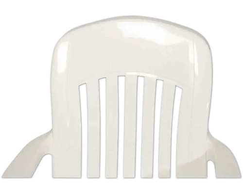 Oberteil eines weißen Gartenstuhls aus Kunststoff mit Rückenlehne mit Lamellen und Armlehnen.