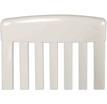 Weiße Heizkörperverkleidung mit vertikalen Lamellen und abgerundeter Oberkante.