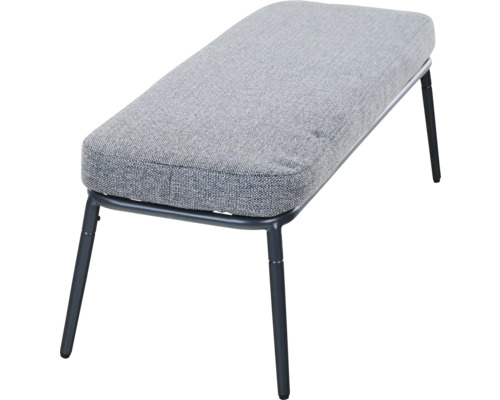 Gepolsterte Sitzbank mit grauem Stoffbezug und schwarzen Metallbeinen.