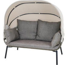 Gartensofa mit Sonnendach, Geflechtkorpus, dunklen Metallbeinen und grauen Polsterkissen.