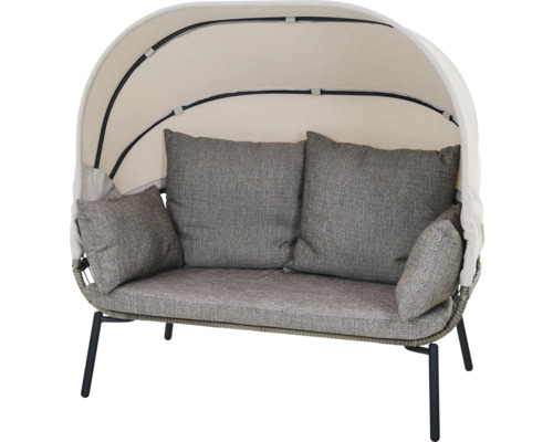 Gartensofa mit Sonnendach, Geflechtkorpus, dunklen Metallbeinen und grauen Polsterkissen.