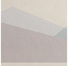 Tapete mit feiner Körnung und geometrischem Muster aus diagonalen Flächen.
