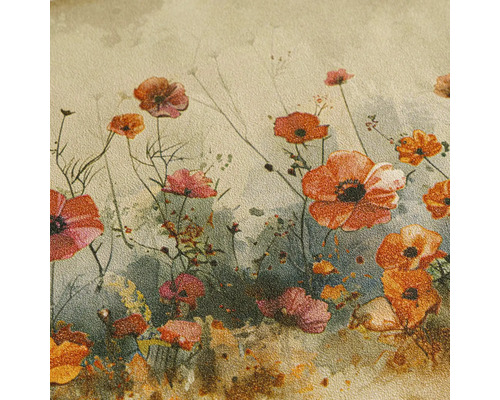 Vliestapete mit strukturiertem Blumenmuster aus orangefarbenen und rosafarbenen Mohnblumen im künstlerischen Malstil.