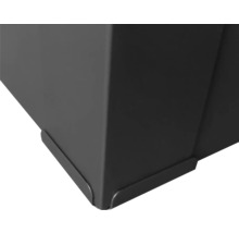 Detailansicht einer Ecke eines Stahl-Pflanzkübels