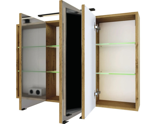 Dreitüriger Badezimmer-Spiegelschrank in Eichenoptik mit Glasfachböden, LED-Beleuchtung und Innensteckdose. Spiegeltüren geöffnet dargestellt.