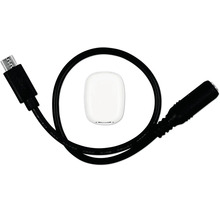 Schwarzes USB-Adapterkabel mit Micro-USB-Anschluss und einer weißen ovalen Steuereinheit.