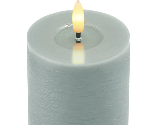 Dekorative LED-Kerze mit simulierter Flamme
