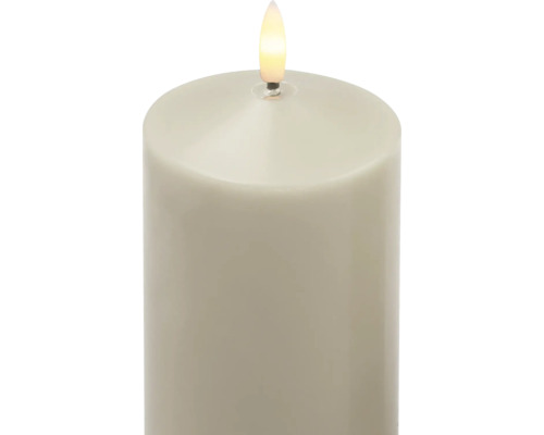 Dekorative LED Stumpenkerze mit Flamme