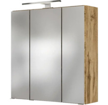 Dreitüriger Spiegelschrank für das Badezimmer mit integrierter LED-Leuchte und Seitenwänden in Eichenoptik.