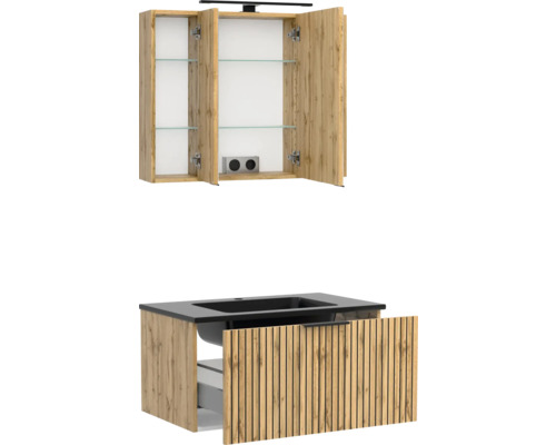 Badezimmermöbel-Set in Eichenoptik mit dreitürigem Spiegelschrank, Glaseinlegeböden und Waschtischunterschrank mit dunklem Waschbecken.