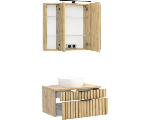 Badezimmermöbel-Set aus hellem Holz mit dreitürigem Spiegelschrank, Beleuchtung, Unterschrank mit Lamellenfront und Aufsatzbecken.