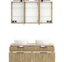 Badezimmermöbel-Set bestehend aus Waschtischunterschrank mit Holzlamellen, zwei Aufsatzwaschbecken und Spiegelschrank mit Glasböden und Steckdosen.