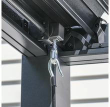 Detailansicht einer Pergola mit Zugseil und Befestigung