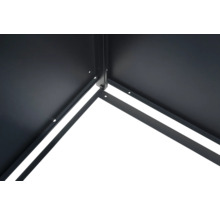 Detailansicht der Metallkonstruktion eines Pavillons.