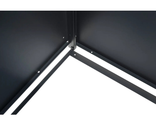 Detailansicht der Metallkonstruktion eines Pavillons.