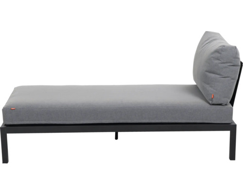 Moderne Récamiere mit dunkelgrauem Metallgestell und hellgrauen Polstern, bestehend aus einer langen Sitzfläche und einem Rückenkissen.