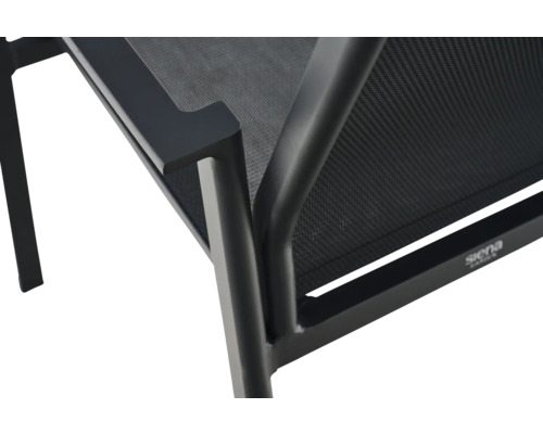 Detailaufnahme eines Gartenstuhls mit Metallgestell und Textilene-Gewebe von Siena Garden.