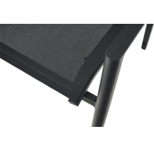 Detailansicht eines Gartenstuhls mit Textilene-Bespannung und Aluminiumgestell.