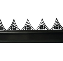 Detailansicht eines Zaunelements mit Zierspitzen