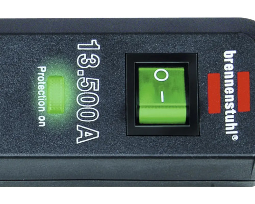 Detailansicht eines Überspannungsschutzes mit Schutzschalter und Brennenstuhl Logo