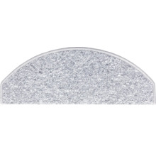 Halbrunde Treppenstufe aus Teppich