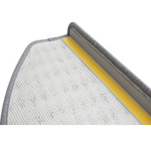 Detail einer Treppenmatte mit Befestigungsstreifen