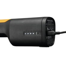 Fiskars ePruner Akku mit Ladeanzeige