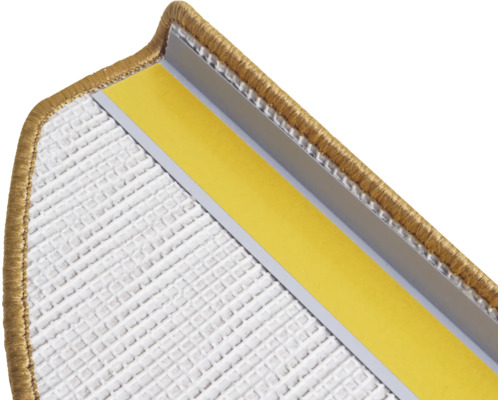 Detail einer Teppichstufenmatte mit Befestigungsstreifen