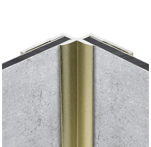 Flieseneckprofil aus Metall an einer gefliesten Ecke