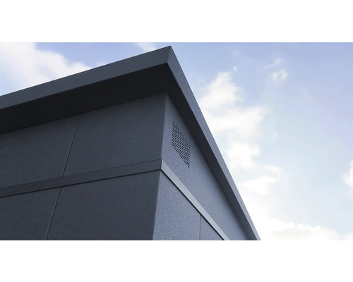 Detailaufnahme einer Gartenhaus Ecke mit Lüftung