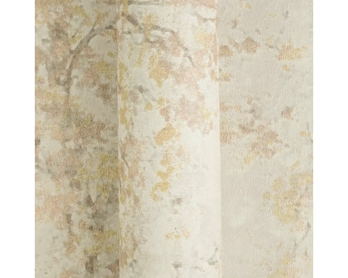 Vliestapete mit metallisch glänzendem floralem Muster in Gold und Roségold.