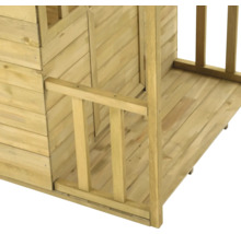 Detailansicht eines hölzernen Kinderspielhauses mit Veranda und Geländer.