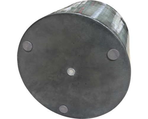 Zylinderförmiger Sockel mit runder Grundfläche und Füßen