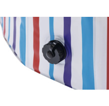 Detailansicht eines aufblasbaren Pools mit Streifenmuster und schwarzem Ventil