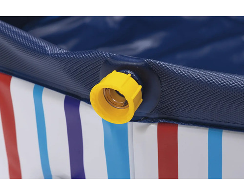 Detailansicht eines Planschbeckens mit Ablassvorrichtung